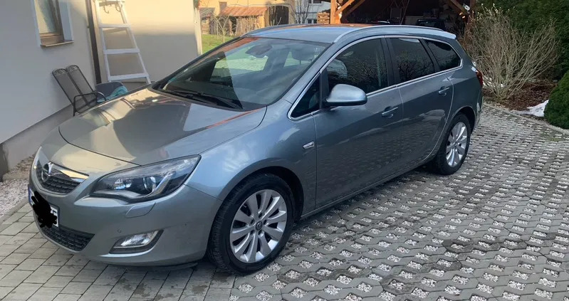 dolnośląskie Opel Astra cena 23000 przebieg: 181393, rok produkcji 2011 z Września